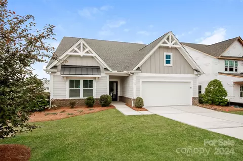 110 Tenth Green Ct, Statesville, NC 28677