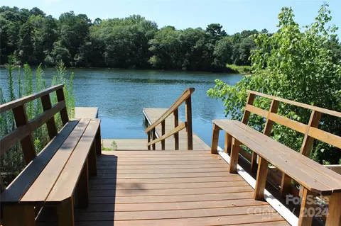 1815 Lake Dr, Charlotte, NC 28214