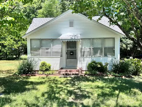 1023 10th St, Kannapolis, NC 28083 photo 2