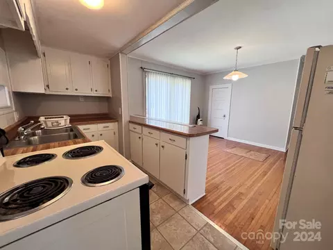 1023 10th St, Kannapolis, NC 28083 photo 5