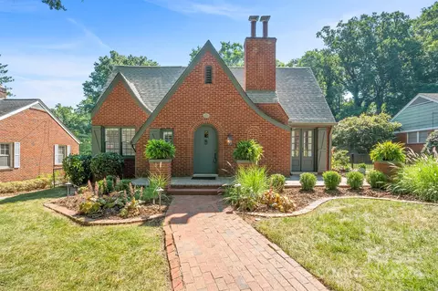 330 N Mulberry St, Statesville, NC 28677