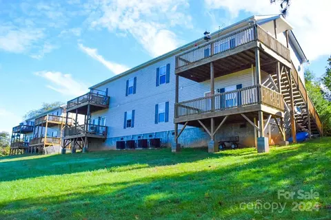 5052 Smith Rd, Leicester, NC 28748