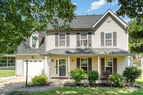 577 Dannyn Grove Ct, Charlotte, NC 28214