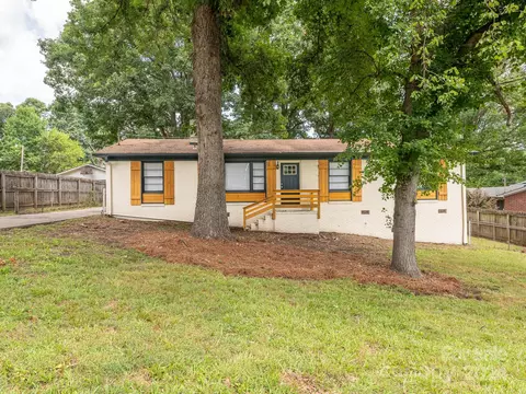 104 Delmont Ct, Bessemer City, NC 28016