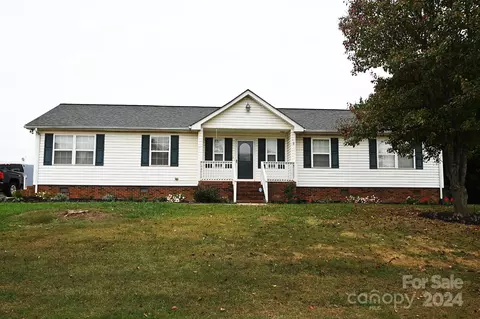 1437 Hamlet St, Lincolnton, NC 28092