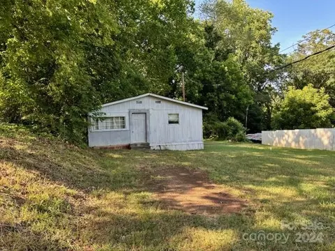 151 Forest Heights Dr, Mcadenville, NC 28101
