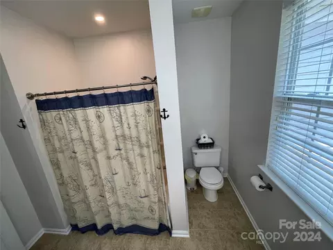 Bath - 1119 Central Park Cir, Davidson, NC 28036 photo 2 of 3