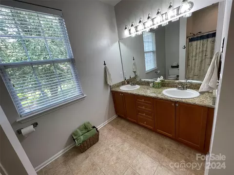 Bath - 1119 Central Park Cir, Davidson, NC 28036 photo 3 of 3
