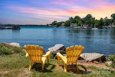 7827 Village Harbor Dr, Cornelius, NC 28031