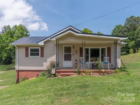 Exterior - 280 Mingus St, Canton, NC 28716 photo 2 of 7