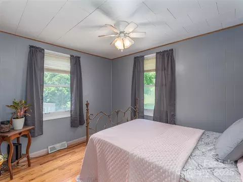 Bedroom - 280 Mingus St, Canton, NC 28716 photo 4 of 5