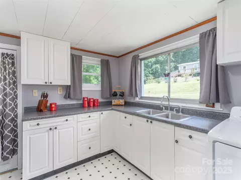 Kitchen - 280 Mingus St, Canton, NC 28716 photo 2 of 3