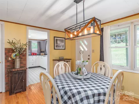 Dining - 280 Mingus St, Canton, NC 28716 photo 3 of 3