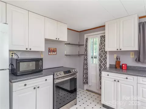 Kitchen - 280 Mingus St, Canton, NC 28716 photo 3 of 3