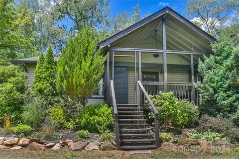210 E Oakview Rd, Asheville, NC 28806