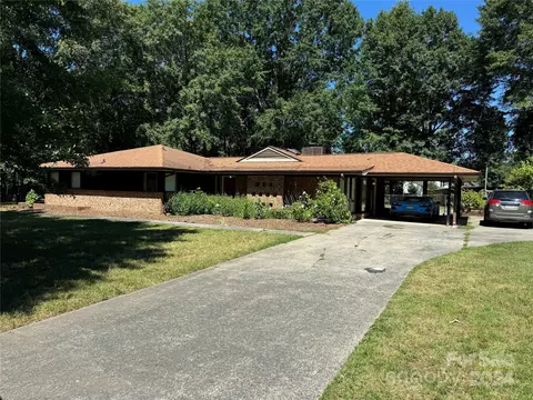 7101 Essington Dr, Charlotte, NC 28270