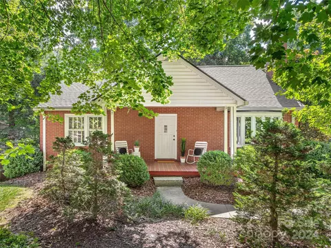 61 Bear Creek Rd, Asheville, NC 28806