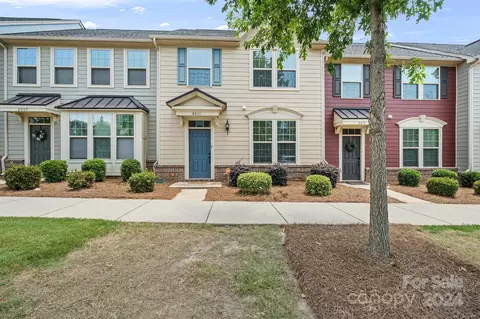 2011 Sage Park Dr, Charlotte, NC 28217