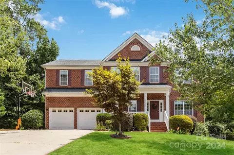 9705 Luckwood Ct, Mint Hill, NC 28227