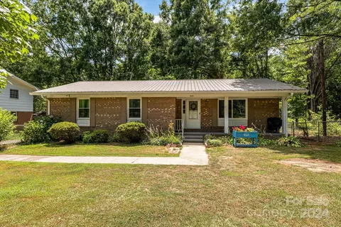1640 W Colonial Dr, Salisbury, NC 28144