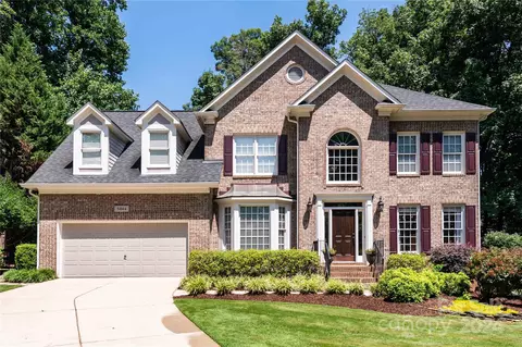 5044 Poplar Grove Dr, Charlotte, NC 28269