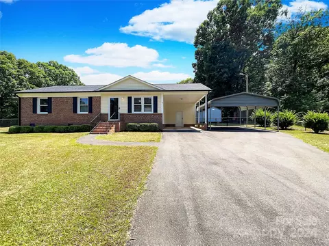 1011 Holly Hills Dr, Gastonia, NC 28052
