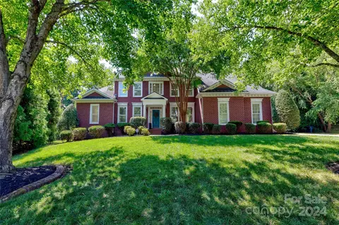 17064 Laurelmont Ct, Fort Mill, SC 29707
