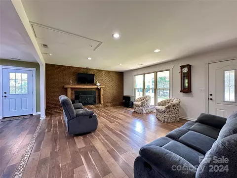 Living - 331 Cooper Rd, Vale, NC 28168 photo 4 of 4