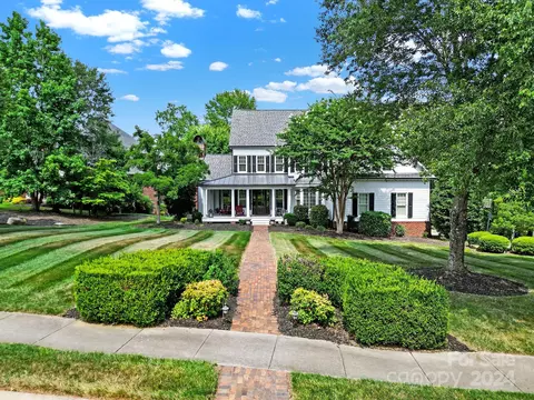 545 Quaker Meadows Ln, Fort Mill, SC 29715