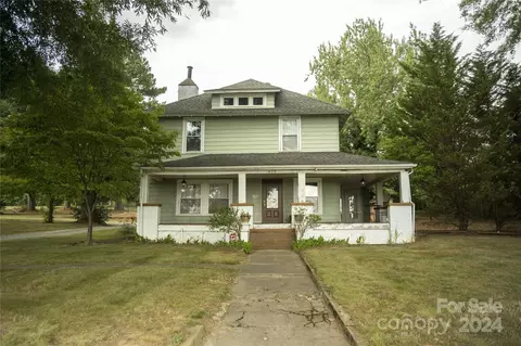 872 W Main W Ave W, Taylorsville, NC 28681