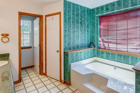 179 Fowler Ln, Clyde, NC 28721 photo 11