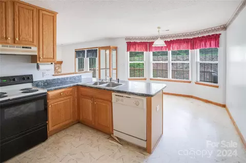 179 Fowler Ln, Clyde, NC 28721 photo 5
