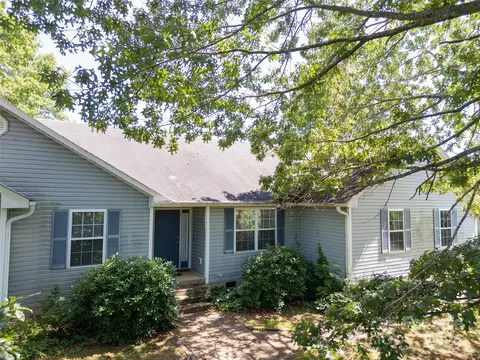 179 Fowler Ln, Clyde, NC 28721