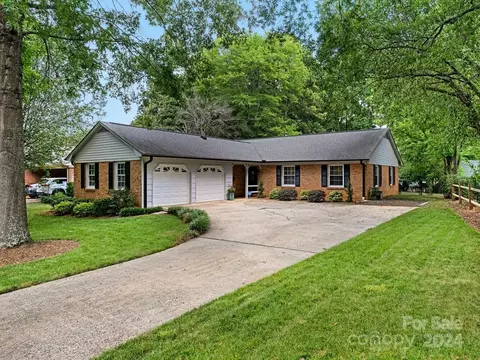 3523 Sulkirk Rd, Charlotte, NC 28210