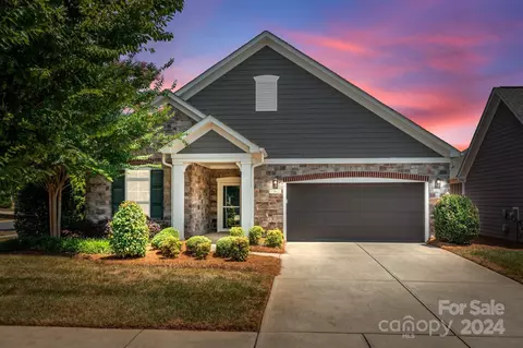 17012 Courtside Landing Dr, Cornelius, NC 28031