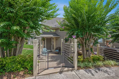 13919 Queens Harbor Rd, Charlotte, NC 28278