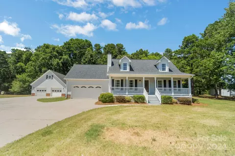 130 Briarfield Dr, Mooresville, NC 28115