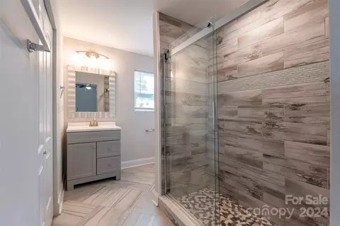 Bath - 610 E 12th St, Kannapolis, NC 28083 photo 1 of 3