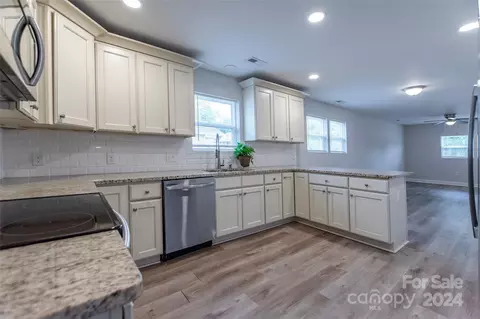 610 E 12th St, Kannapolis, NC 28083