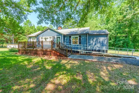 1425 Miles Rd, Dallas, NC 28034