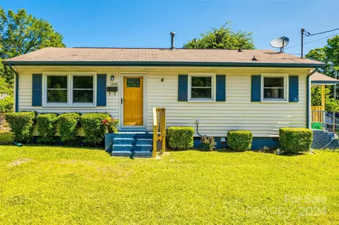 1204 Cardinal Dr, Gastonia, NC 28052
