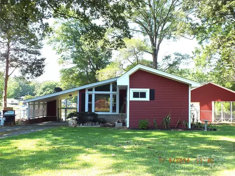 1242 W Shore Dr, Lancaster, SC 29720