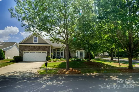 8641 Sequoia Grove Ln, Charlotte, NC 28214