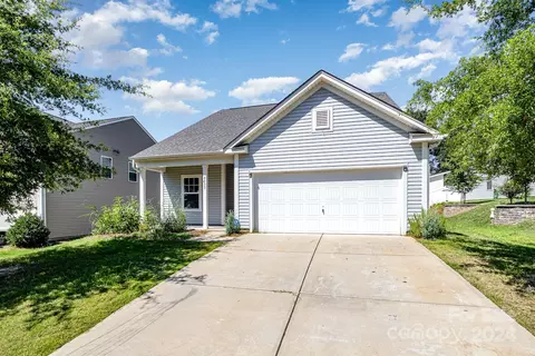 8033 Camden Xing, Lowell, NC 28098