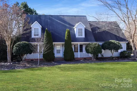 113 Cricket Creek Dr, Rutherfordton, NC 28139