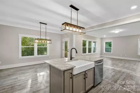1719 Vinton St, Charlotte, NC 28216