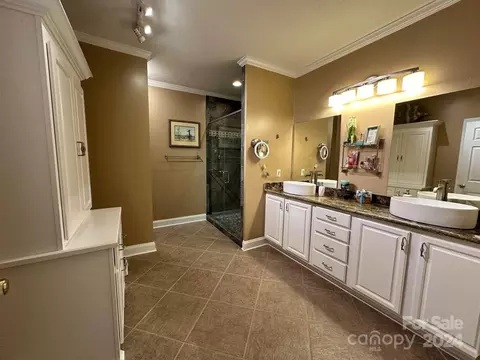2016 Talbot Ln, Hickory, NC 28602 photo 11