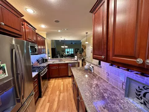 2016 Talbot Ln, Hickory, NC 28602 photo 4