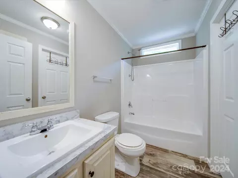 Bath - 291 Whitworth Rd, Clover, SC 29710 photo 4 of 5