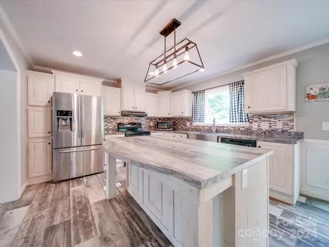 Kitchen - 291 Whitworth Rd, Clover, SC 29710 photo 4 of 7